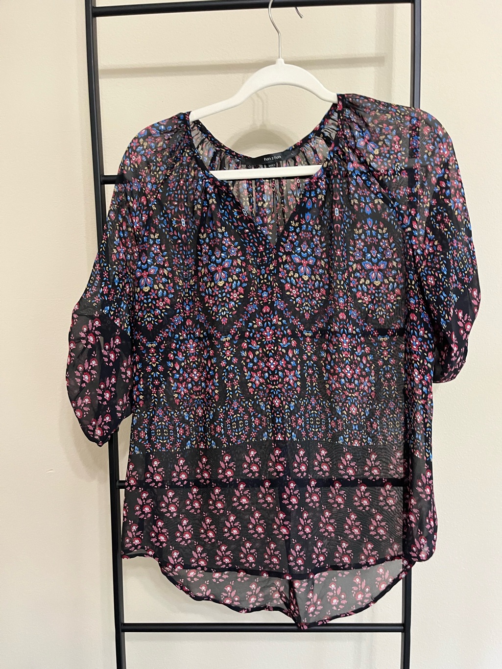 Fun 2 Fun Floral Sheer Split Neck Roll Tab Blouse Large Boho Geometric Travel